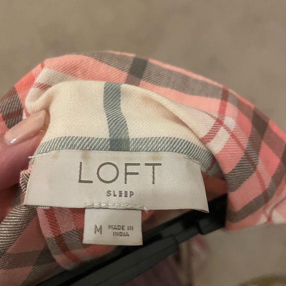 NWOT with current trend of shorter length - Picture 2 of 2